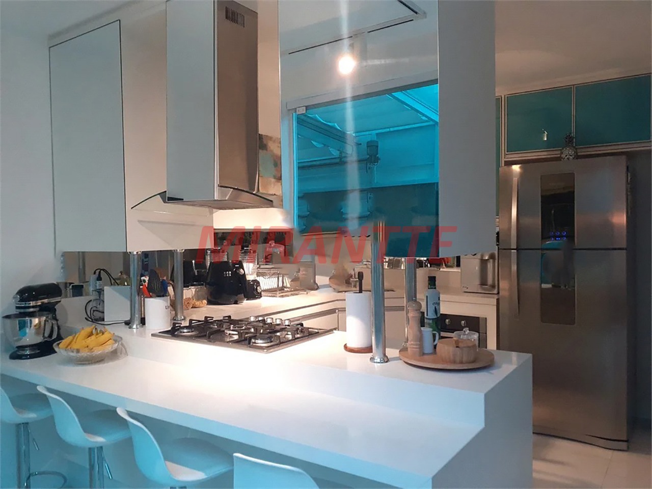 Cond. fechado de 249m² com 3 quartos em Jardim Virginia Bianca