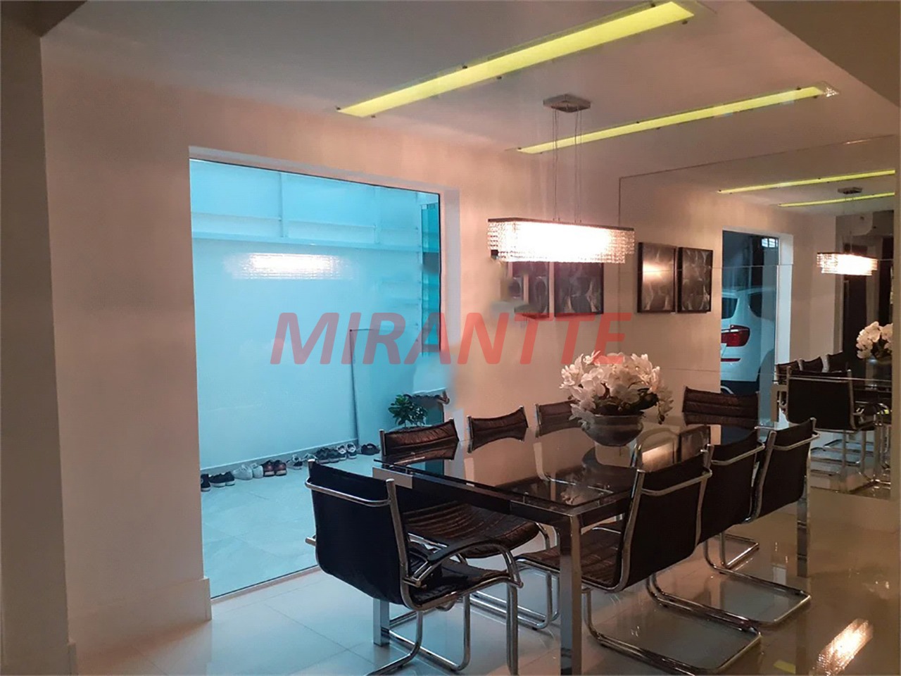 Cond. fechado de 249m² com 3 quartos em Jardim Virginia Bianca