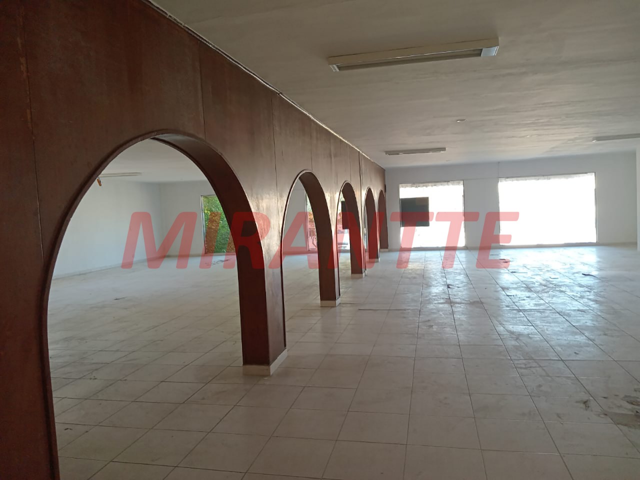 Comercial de 740m² em Vila Firmiano Pinto