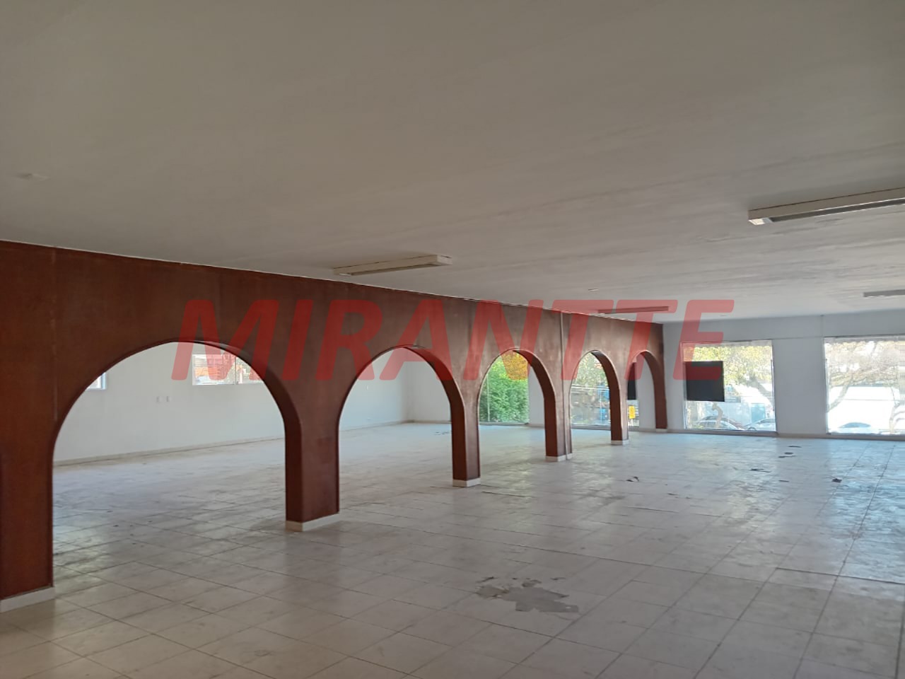 Comercial de 740m² em Vila Firmiano Pinto
