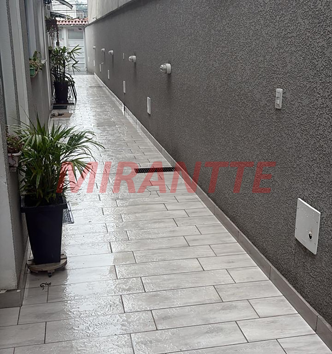 Cond. fechado de 40m² com 2 quartos em Jaçana