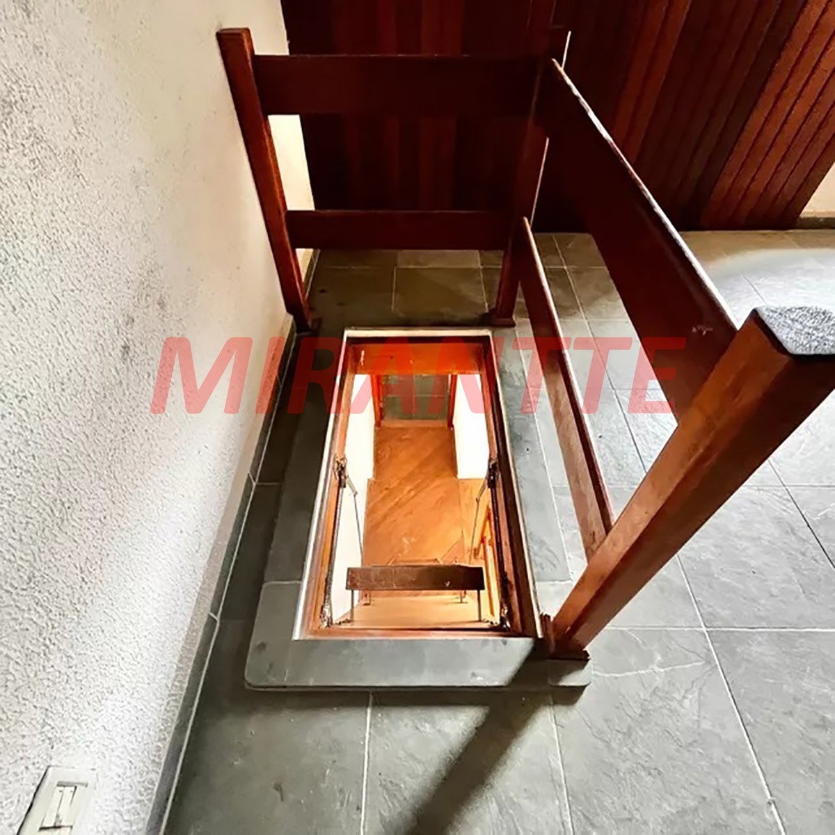 Sobrado de 178m² com 4 quartos em Parada Inglesa