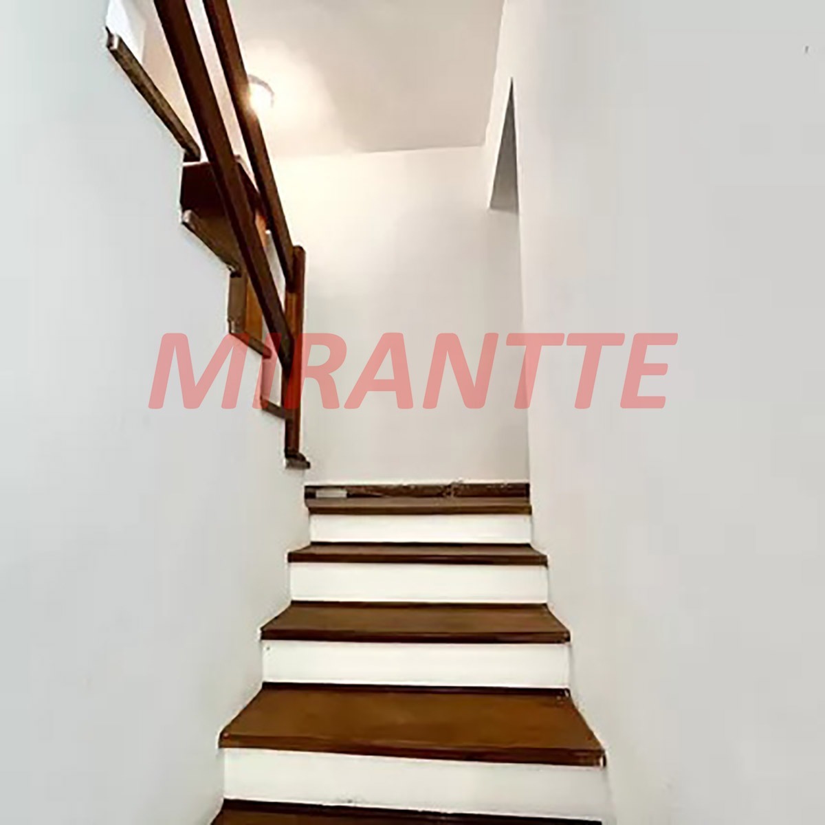 Sobrado de 178m² com 4 quartos em Parada Inglesa