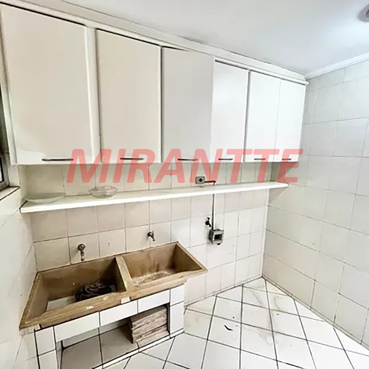 Sobrado de 178m² com 4 quartos em Parada Inglesa