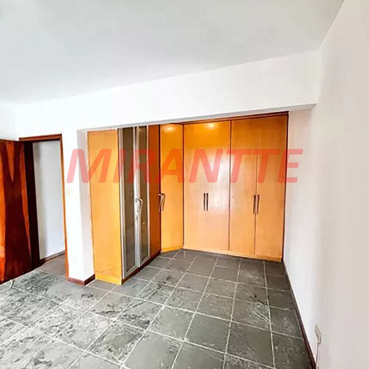 Sobrado de 178m² com 4 quartos em Parada Inglesa