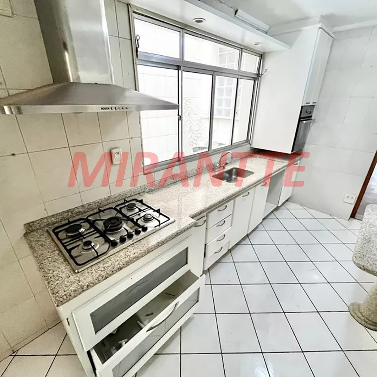 Sobrado de 178m² com 4 quartos em Parada Inglesa