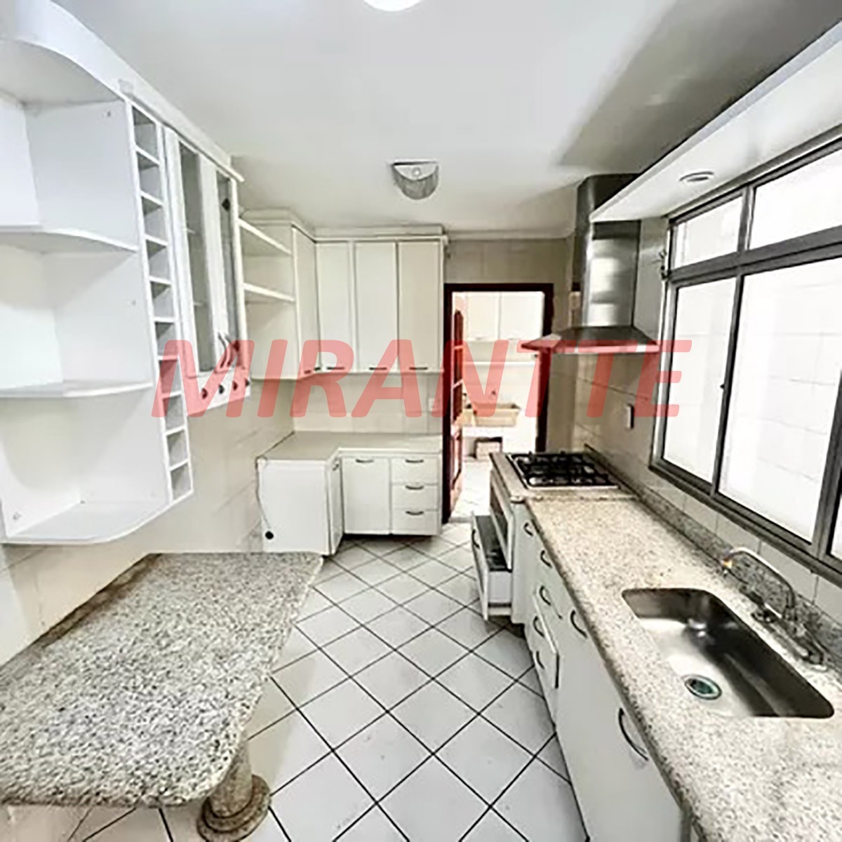 Sobrado de 178m² com 4 quartos em Parada Inglesa