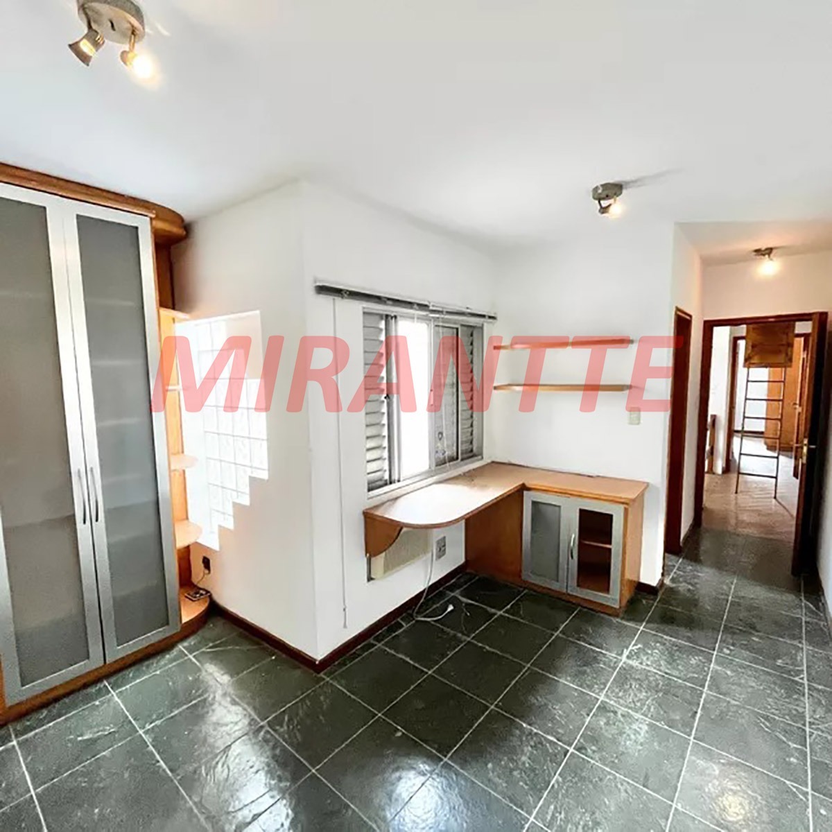 Sobrado de 178m² com 4 quartos em Parada Inglesa