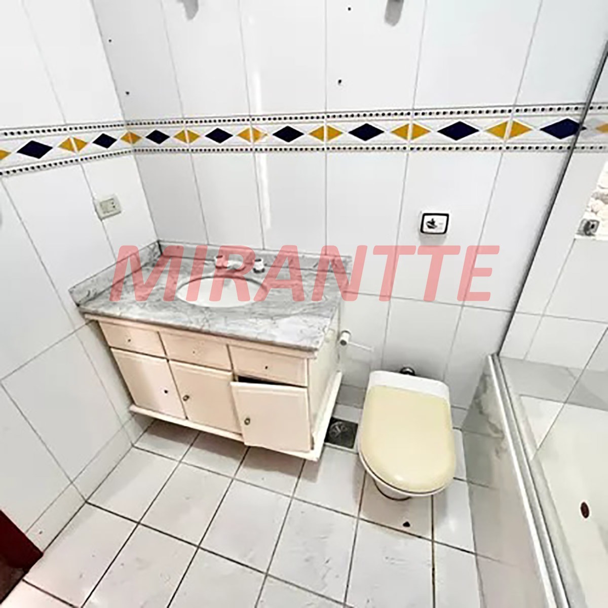 Sobrado de 178m² com 4 quartos em Parada Inglesa