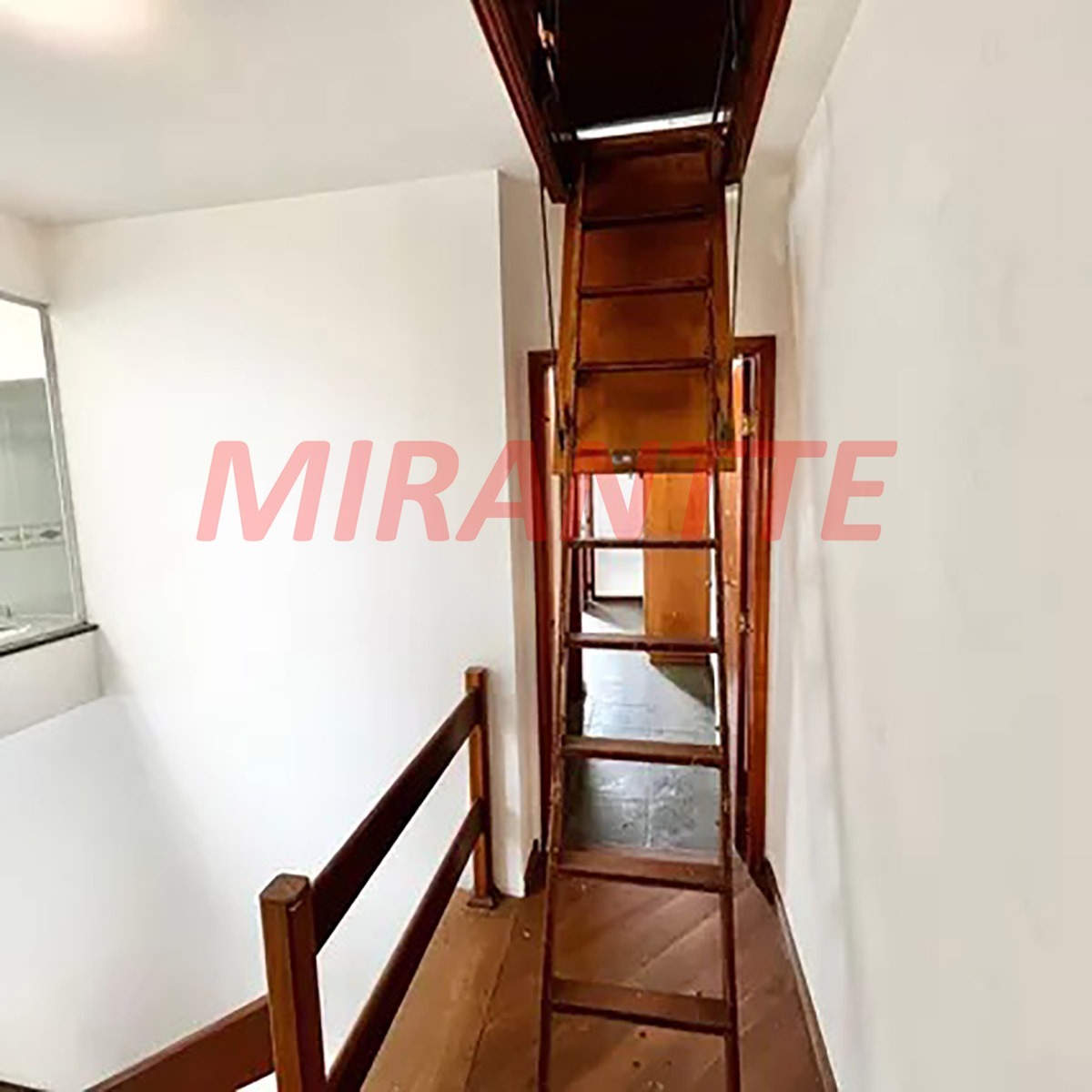 Sobrado de 178m² com 4 quartos em Parada Inglesa