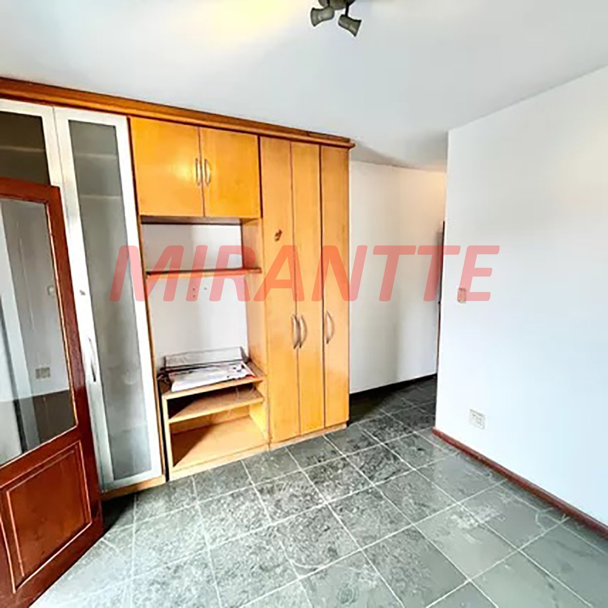 Sobrado de 178m² com 4 quartos em Parada Inglesa