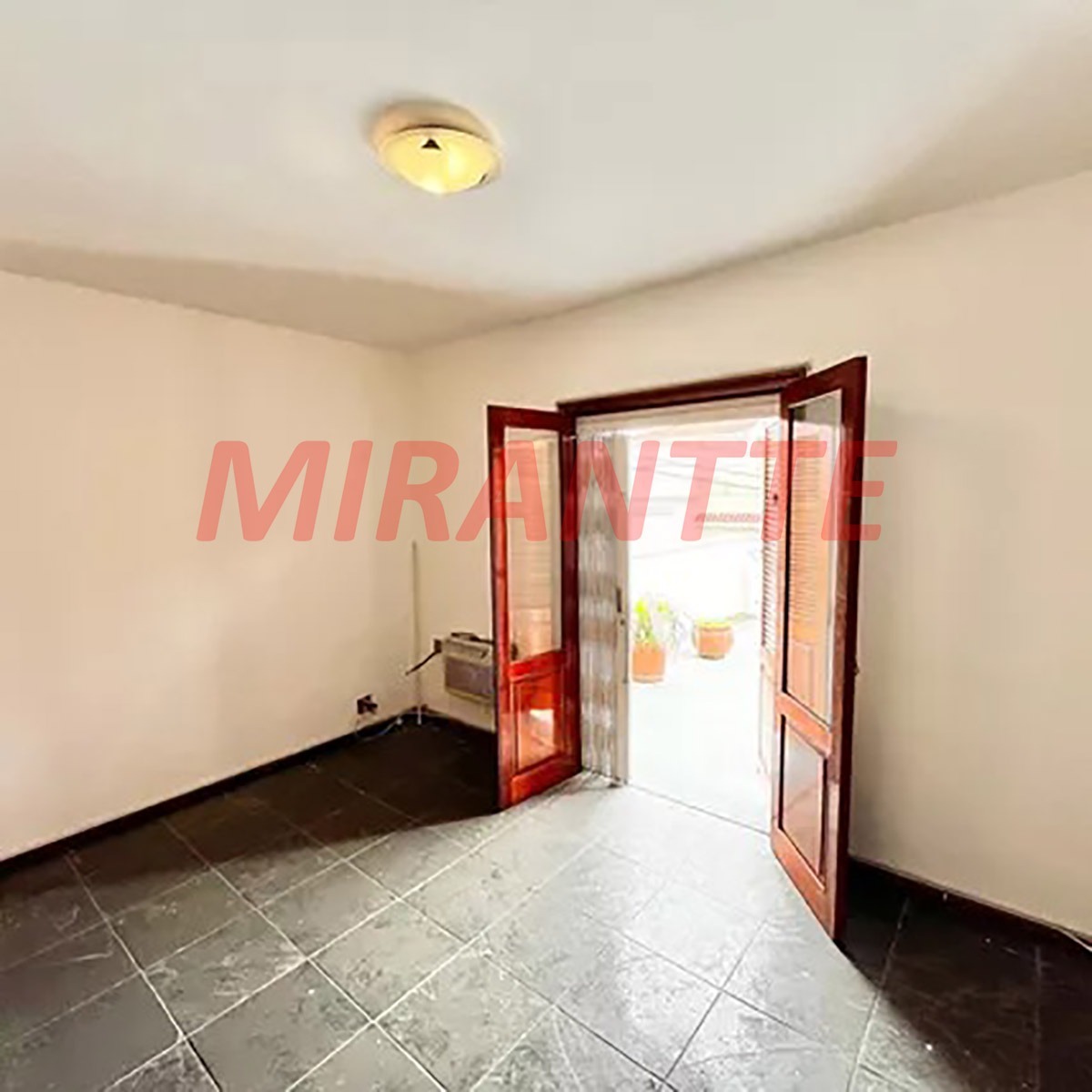 Sobrado de 178m² com 4 quartos em Parada Inglesa