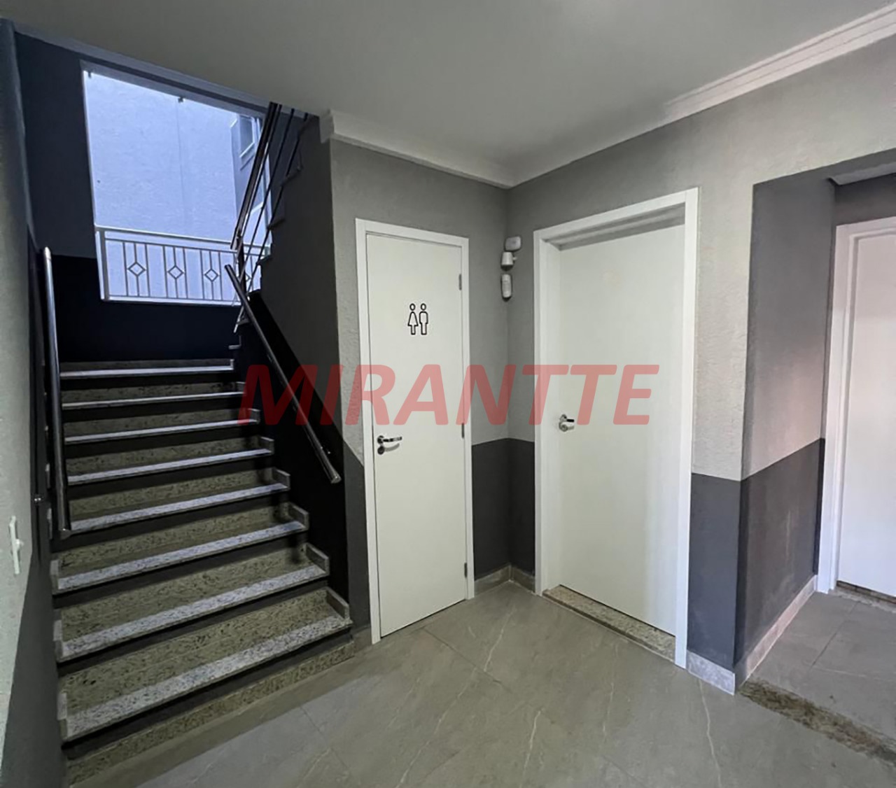 Cond. fechado de 37m² com 2 quartos em Água Fria