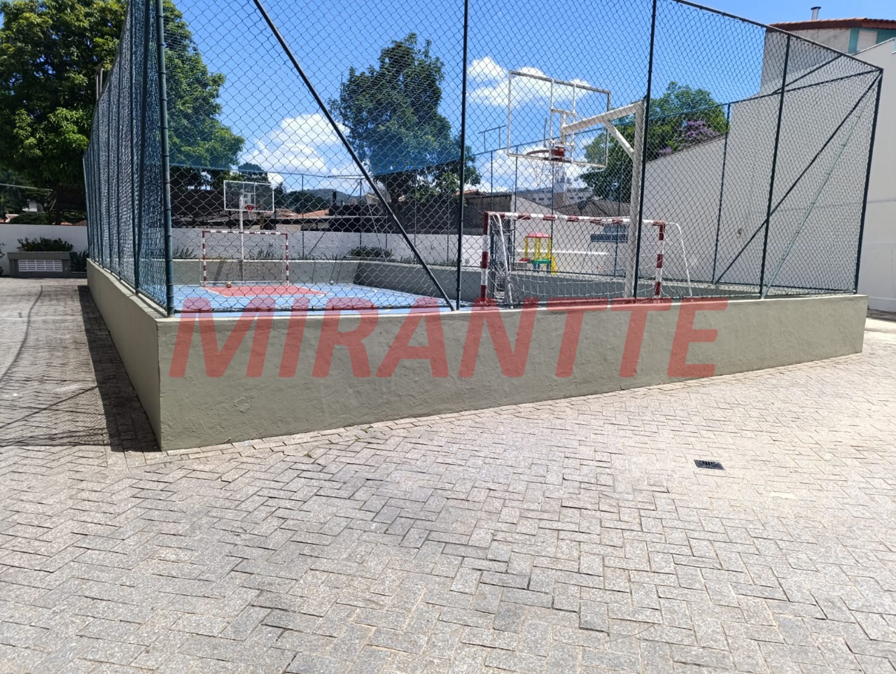 Apartamento de 96m² com 3 quartos em Água Fria