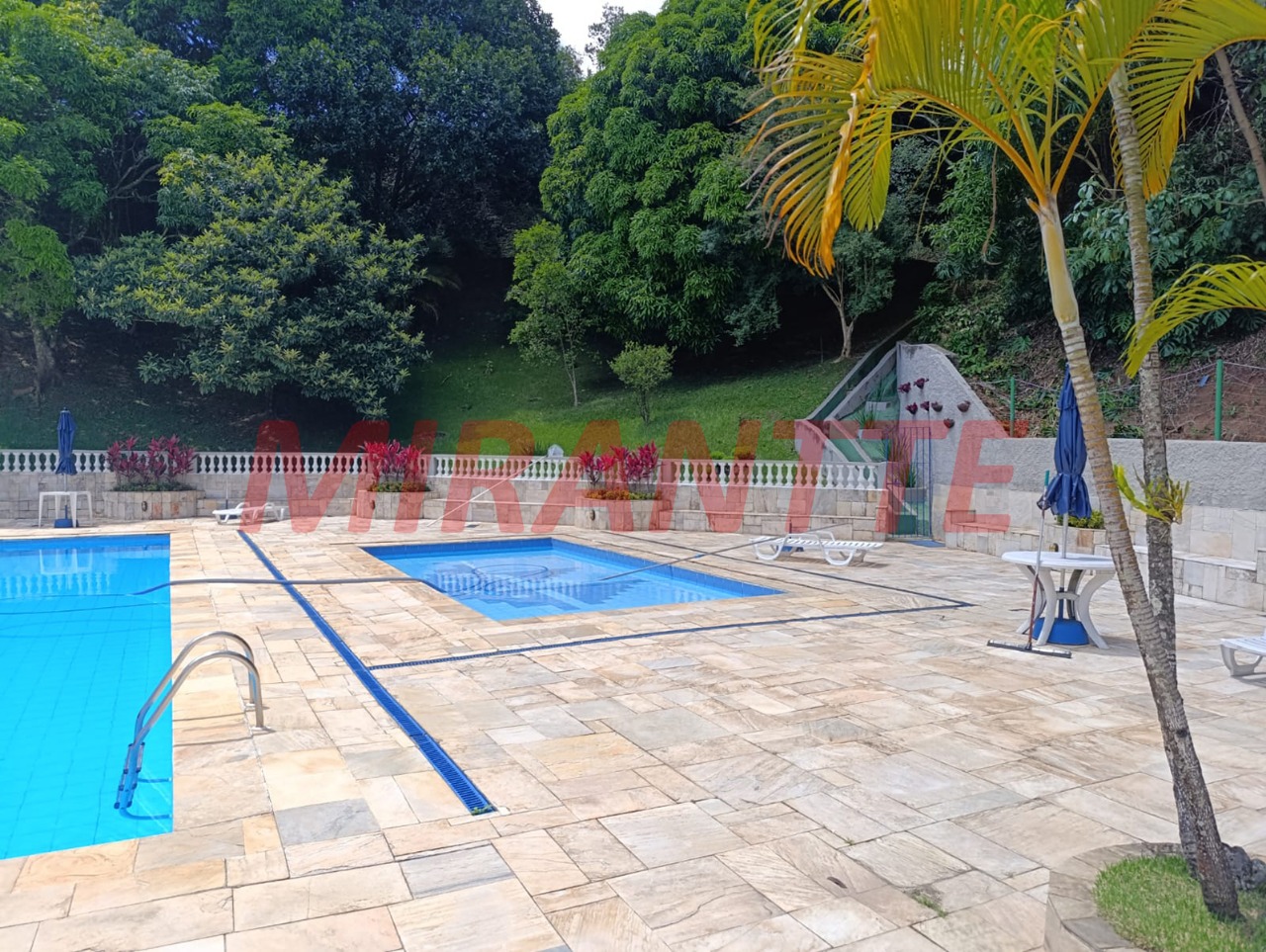 Apartamento de 96m² com 3 quartos em Água Fria