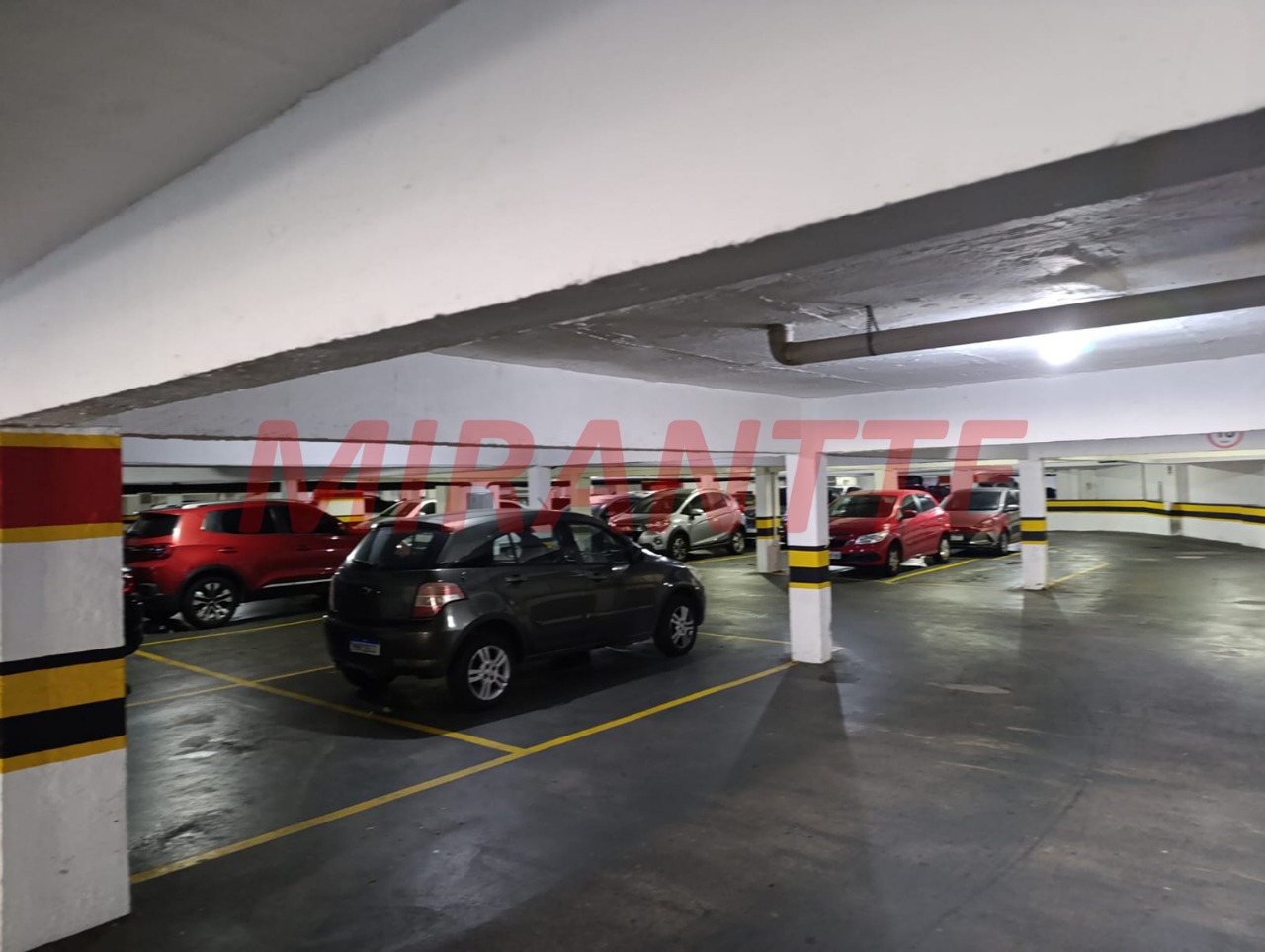 Apartamento de 96m² com 3 quartos em Água Fria