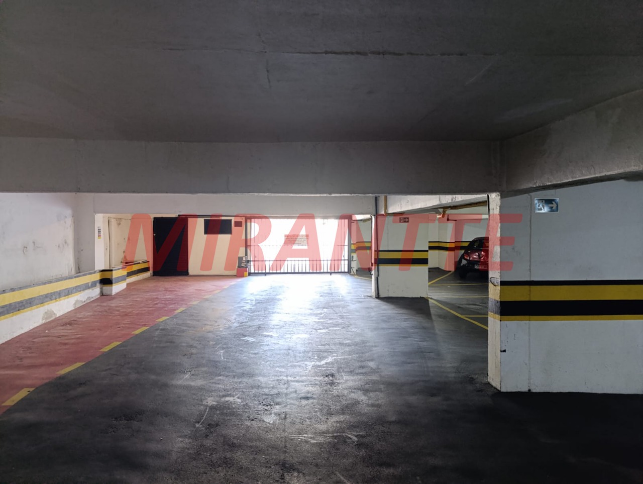 Apartamento de 96m² com 3 quartos em Água Fria