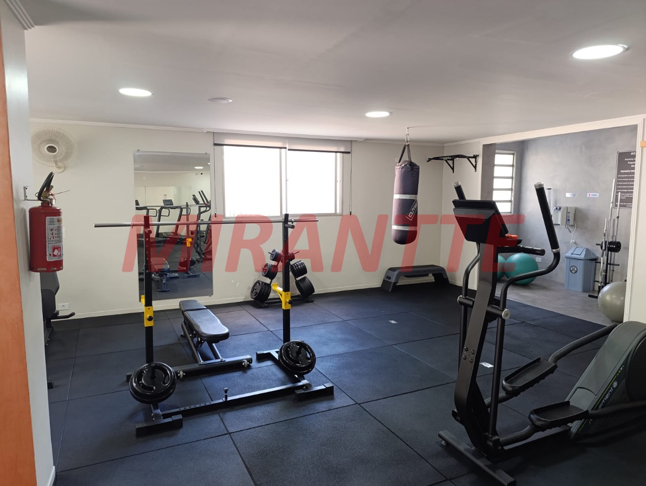 Apartamento de 96m² com 3 quartos em Água Fria