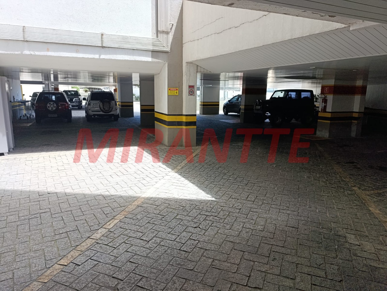 Apartamento de 96m² com 3 quartos em Água Fria