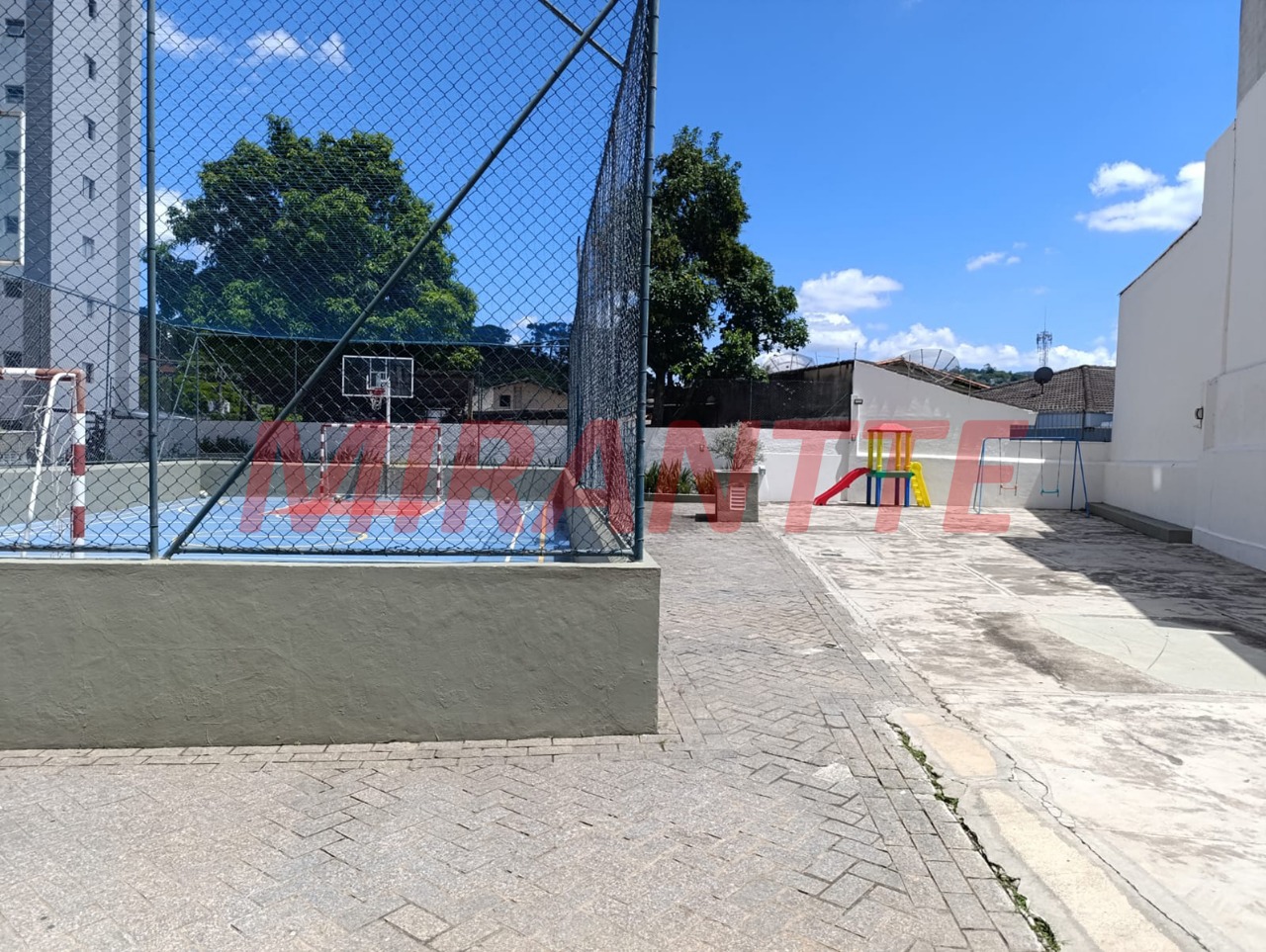 Apartamento de 96m² com 3 quartos em Água Fria