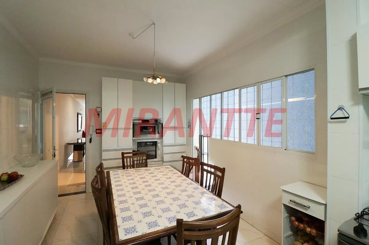 Sobrado de 300m² com 3 quartos em Santa Teresinha