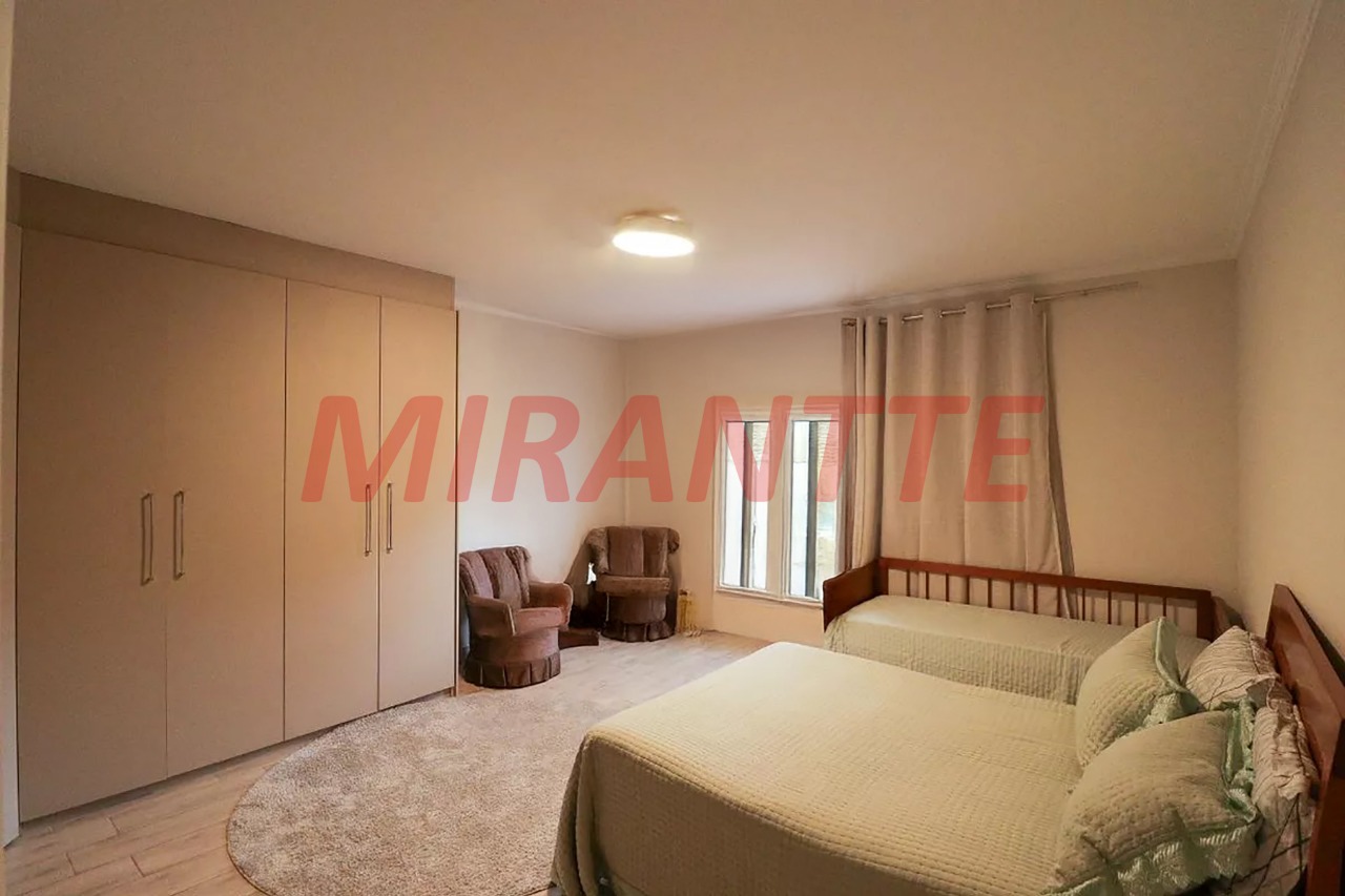 Sobrado de 300m² com 3 quartos em Santa Teresinha