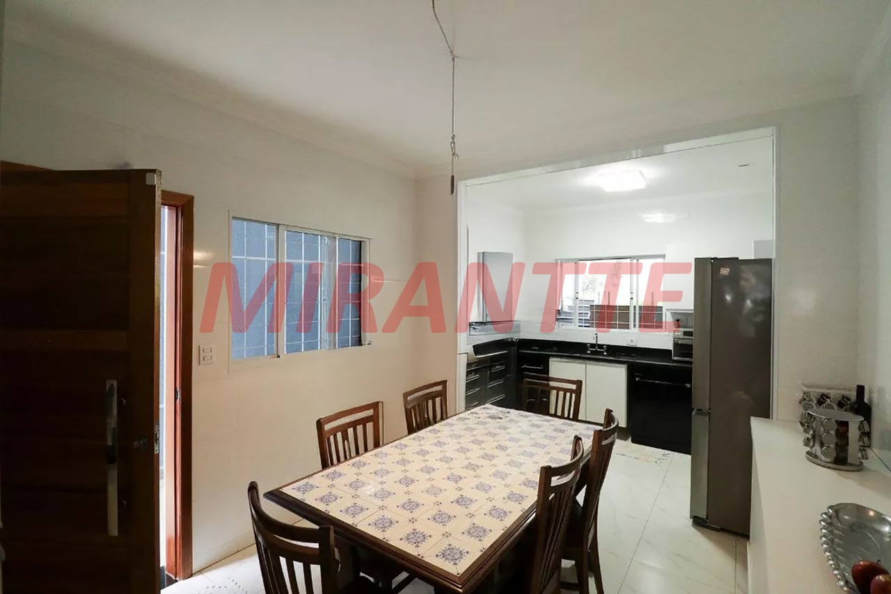 Sobrado de 300m² com 3 quartos em Santa Teresinha