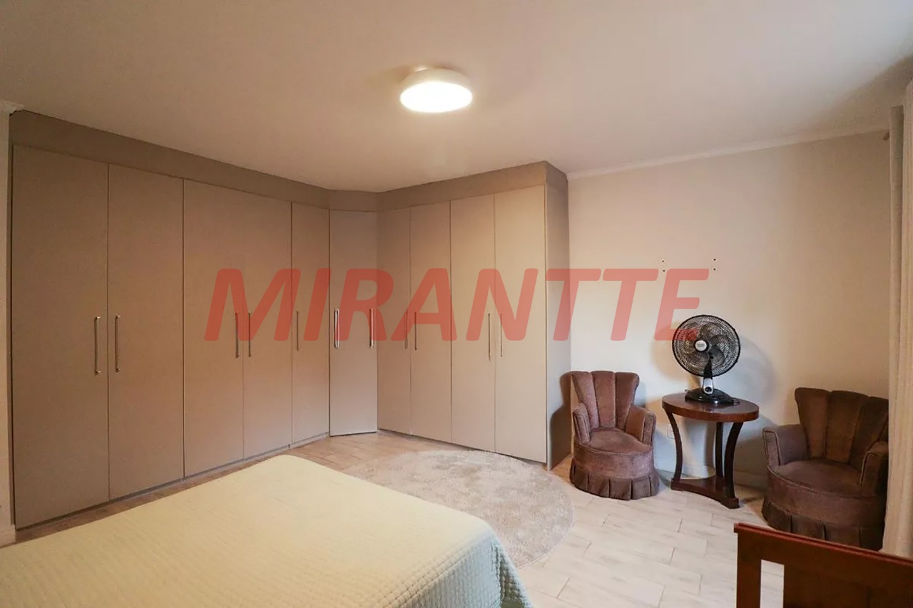 Sobrado de 300m² com 3 quartos em Santa Teresinha