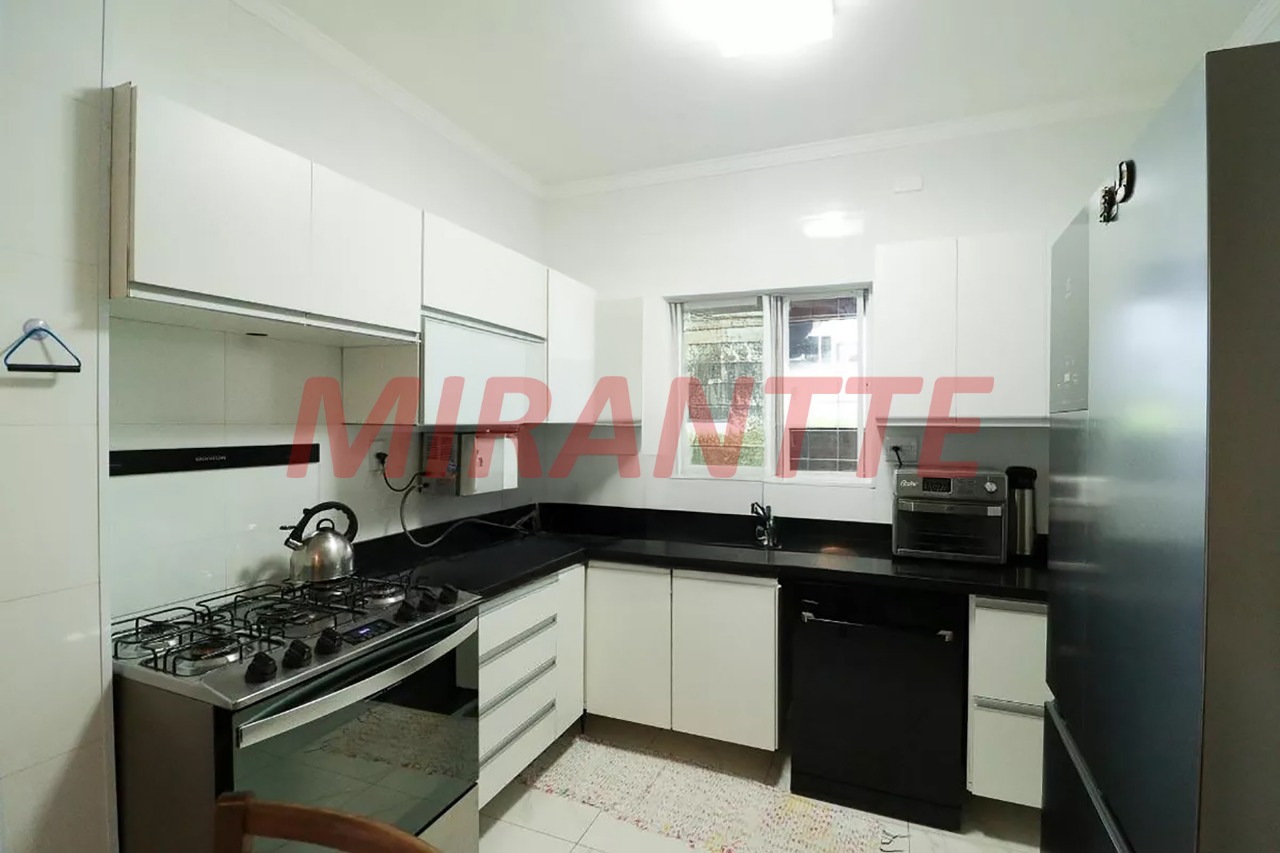 Sobrado de 300m² com 3 quartos em Santa Teresinha