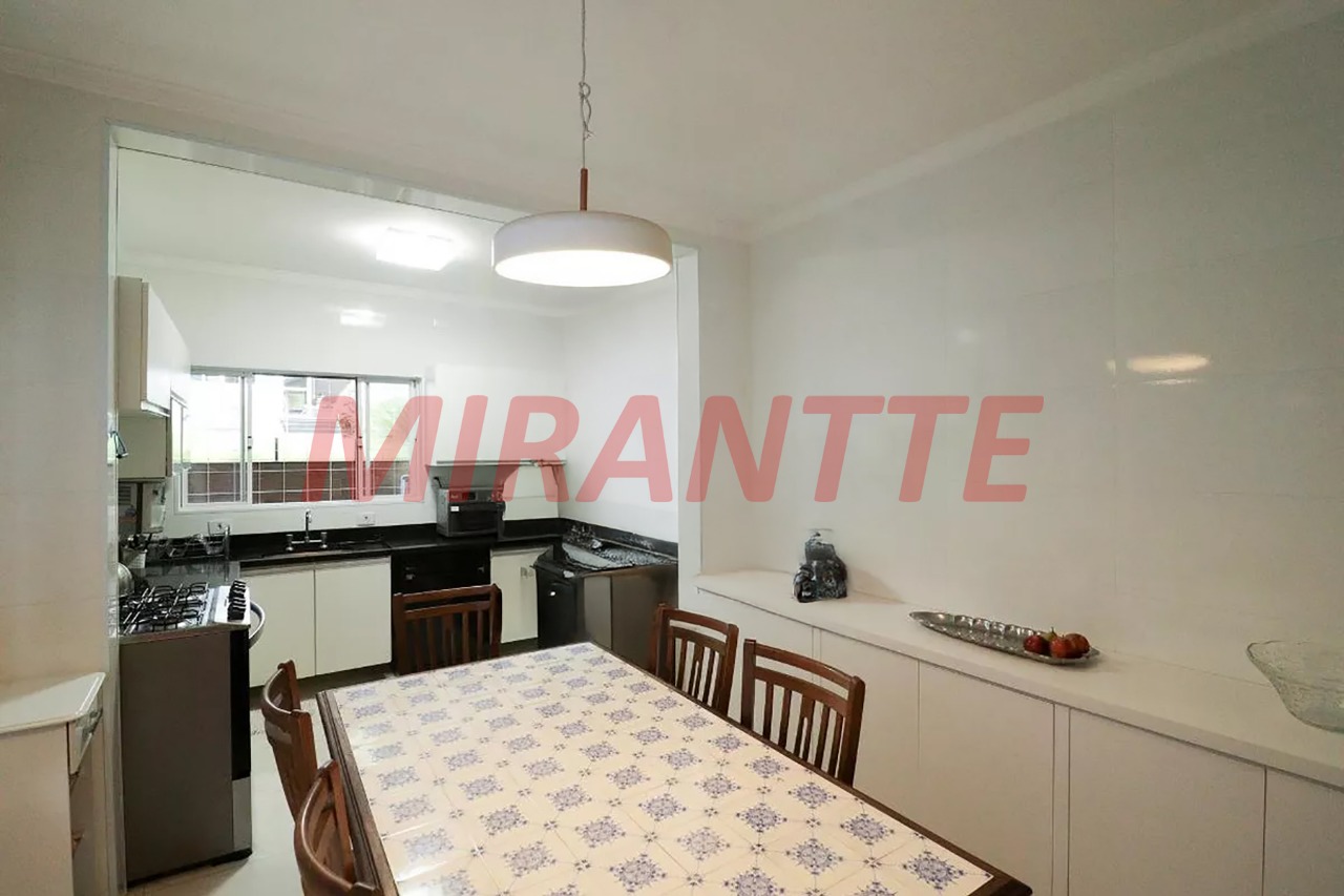 Sobrado de 300m² com 3 quartos em Santa Teresinha