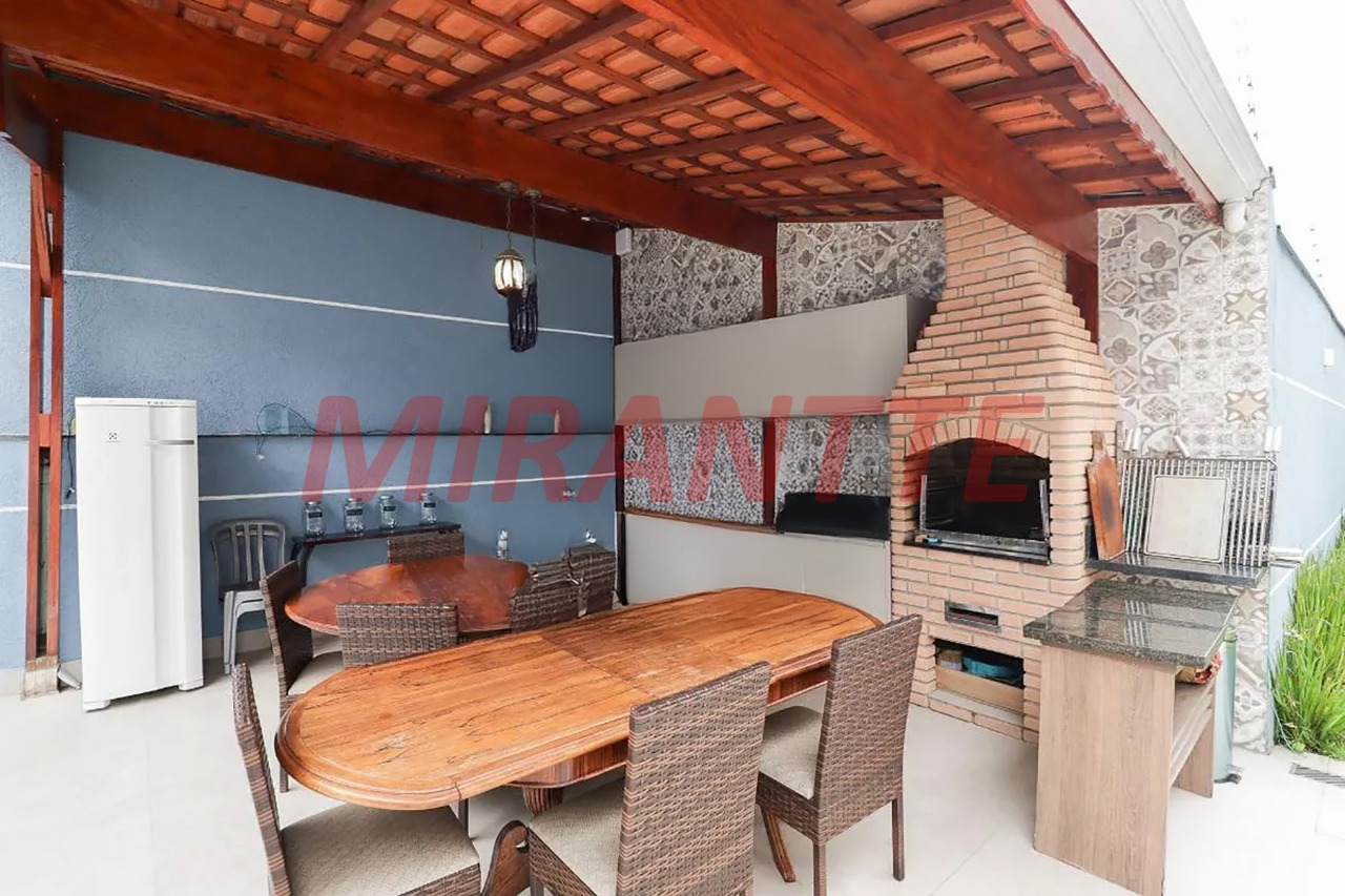 Sobrado de 300m² com 3 quartos em Santa Teresinha