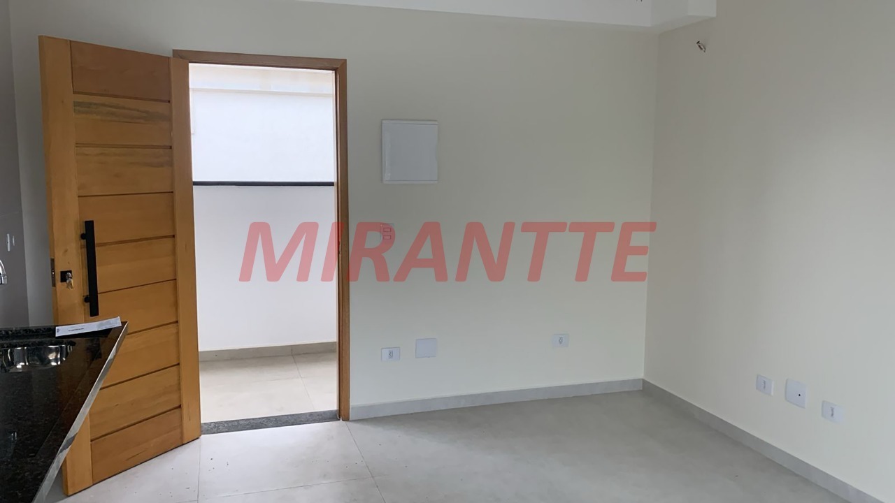 Apartamento de 47m² com 2 quartos em Água Fria