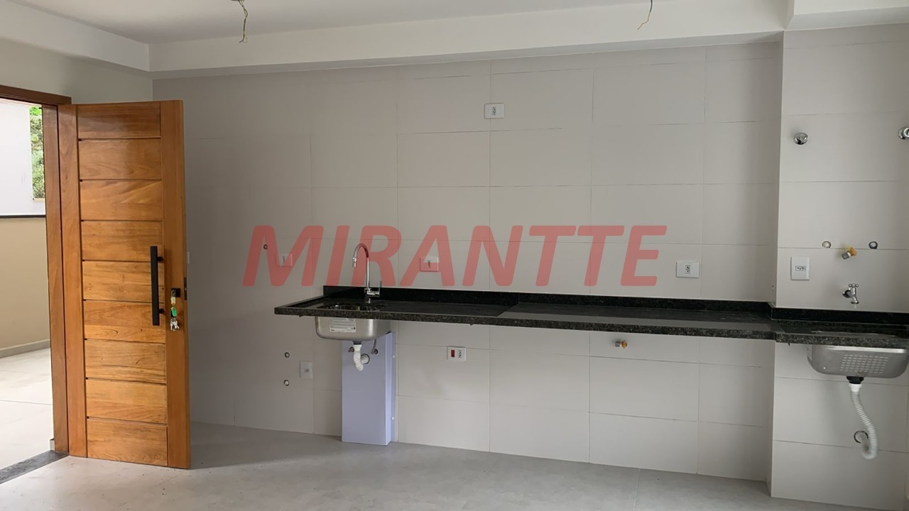 Apartamento de 47m² com 2 quartos em Água Fria