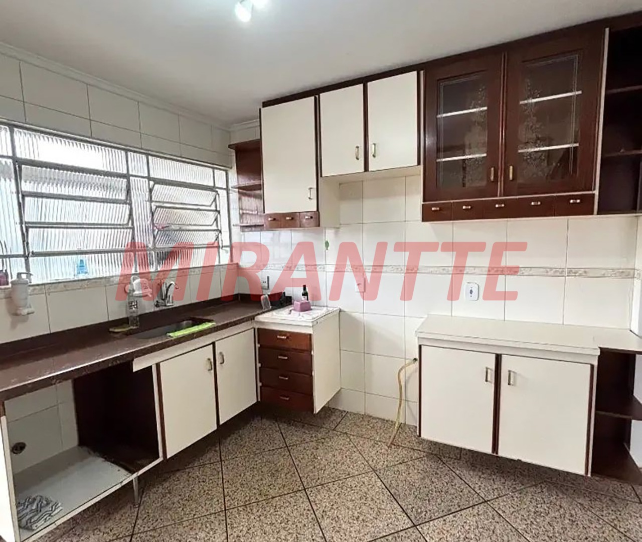 Sobrado de 212m² com 4 quartos em Parada Inglesa