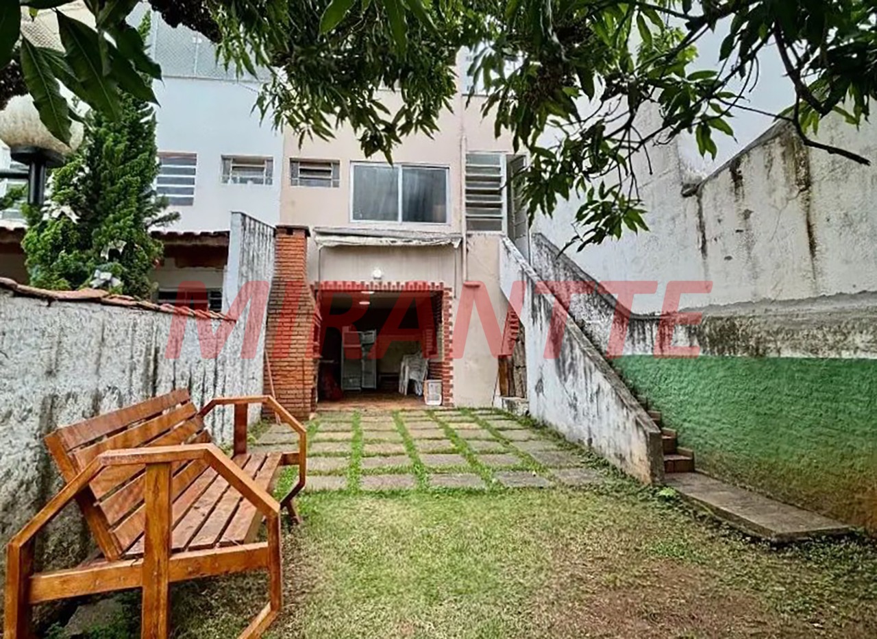 Sobrado de 212m² com 4 quartos em Parada Inglesa