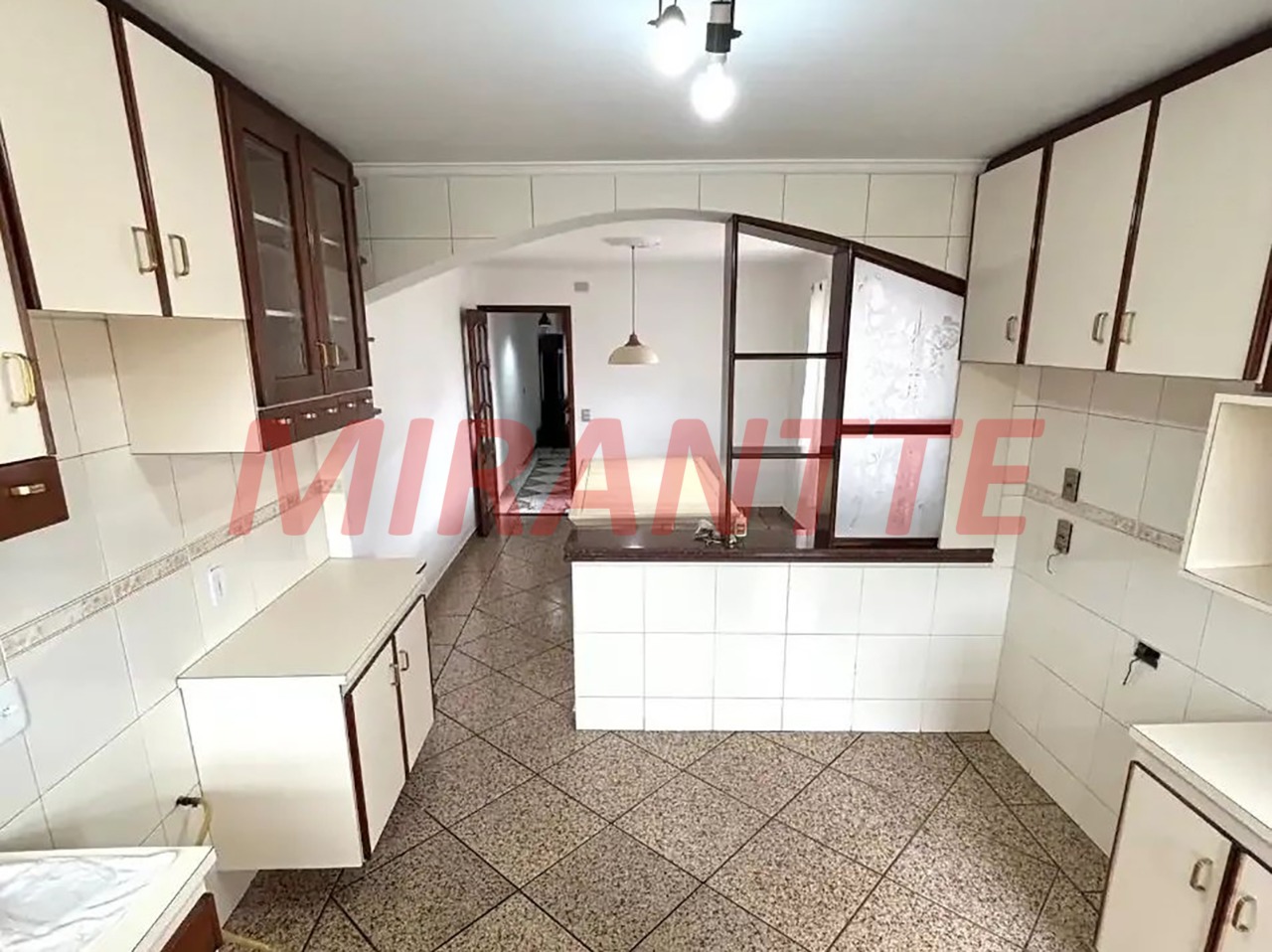 Sobrado de 212m² com 4 quartos em Parada Inglesa