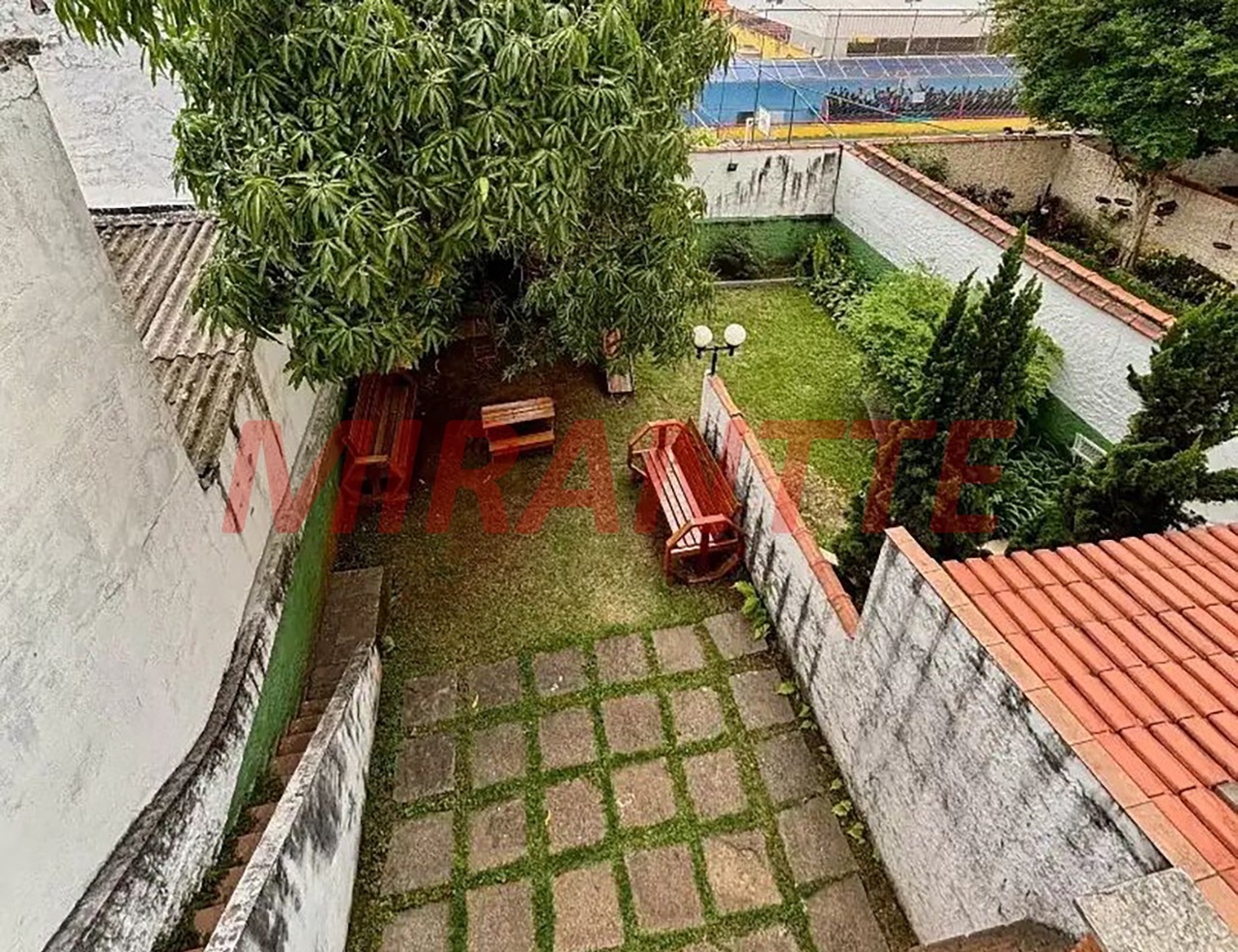Sobrado de 212m² com 4 quartos em Parada Inglesa