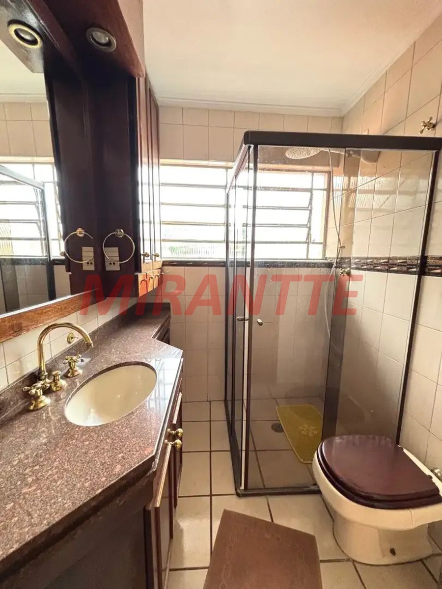Sobrado de 212m² com 4 quartos em Parada Inglesa