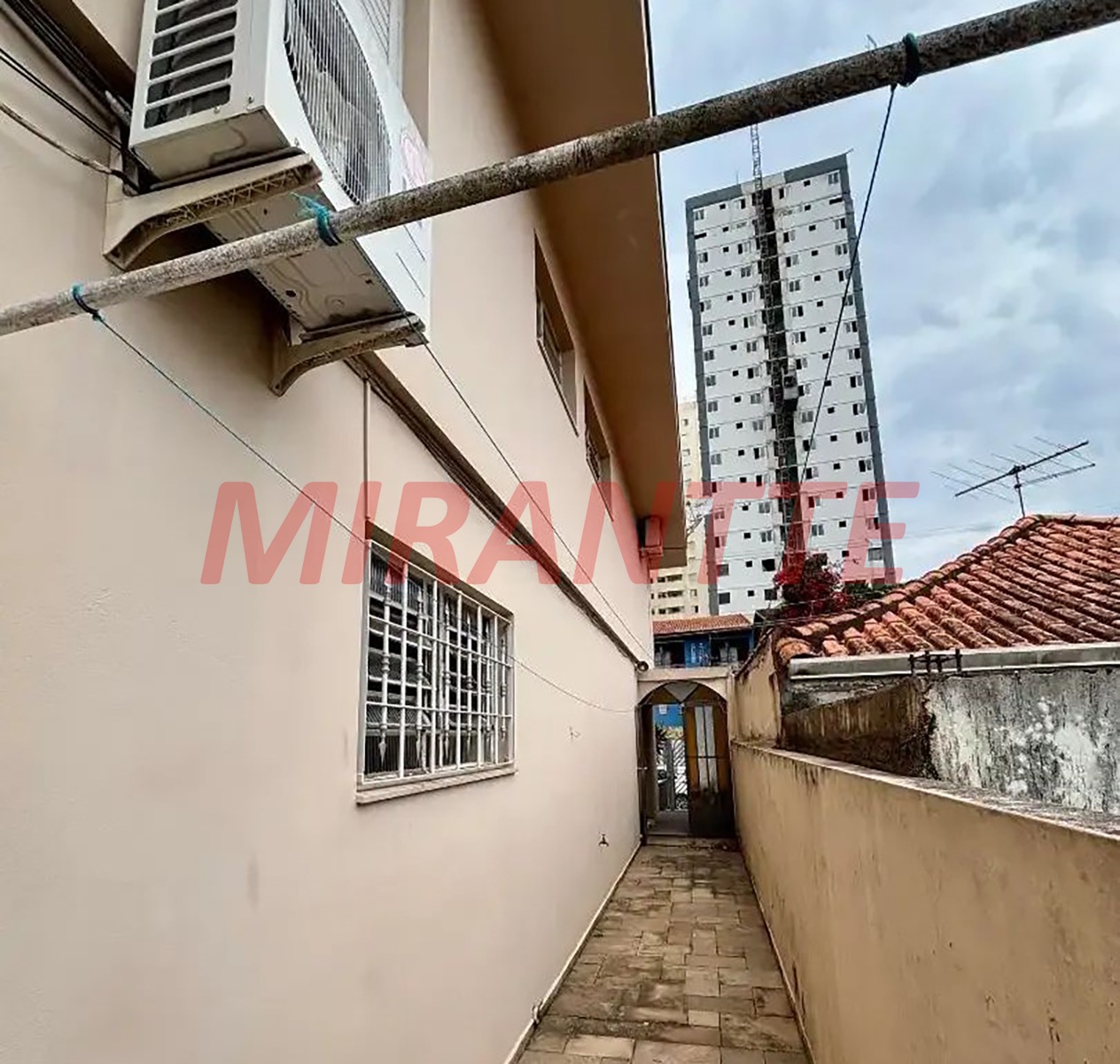Sobrado de 212m² com 4 quartos em Parada Inglesa
