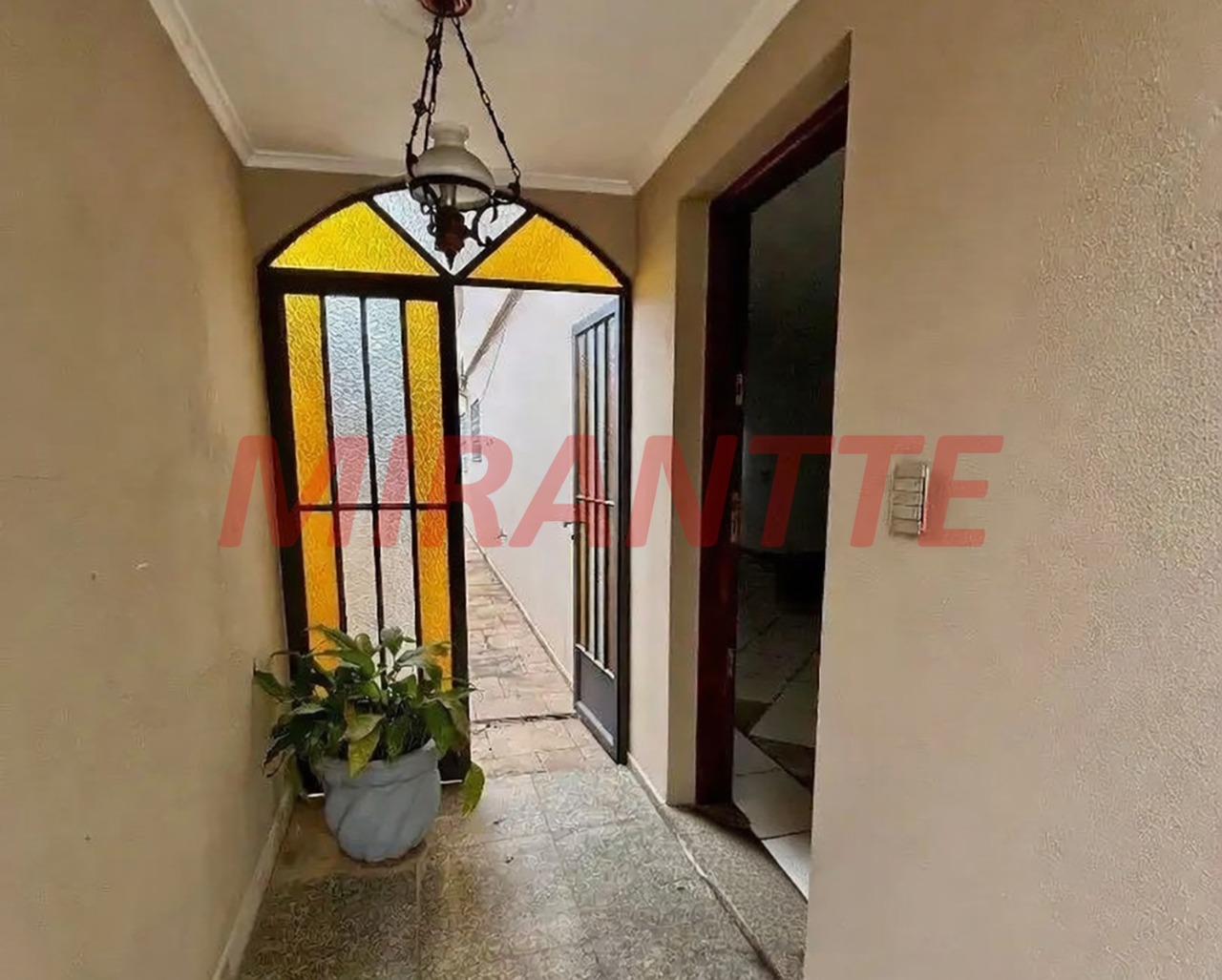 Sobrado de 212m² com 4 quartos em Parada Inglesa