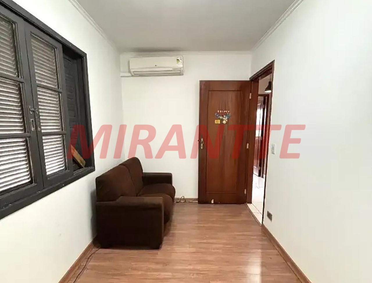 Sobrado de 212m² com 4 quartos em Parada Inglesa