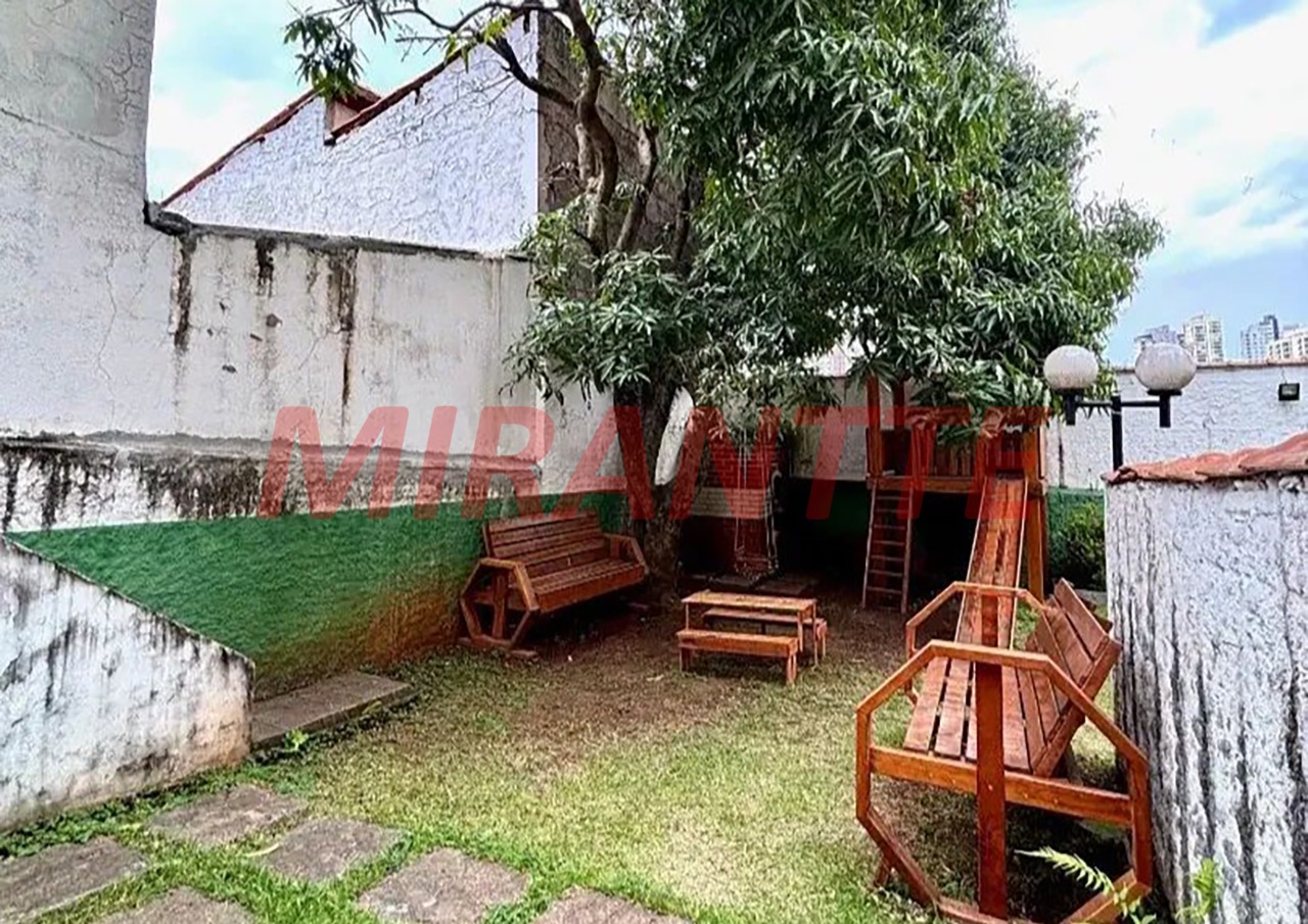 Sobrado de 212m² com 4 quartos em Parada Inglesa