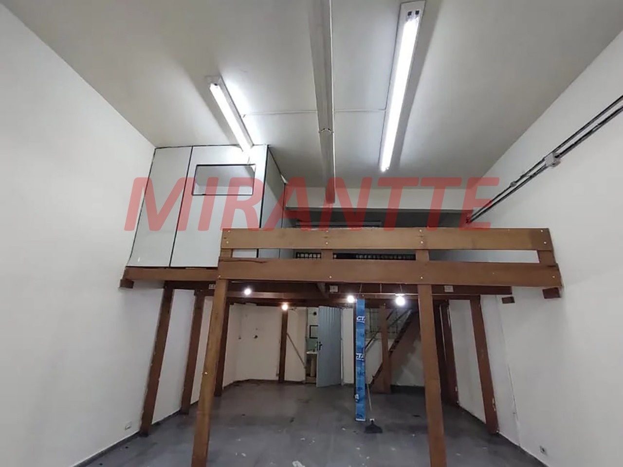Comercial de 168m² em Santana