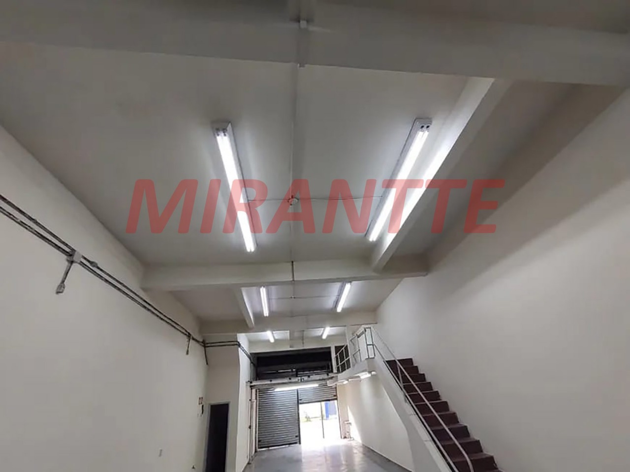 Comercial de 168m² em Santana