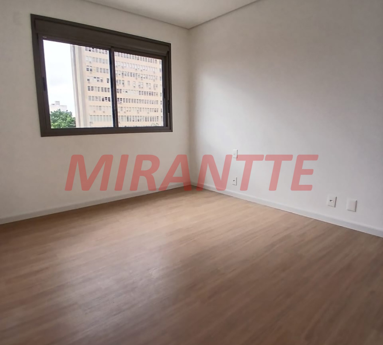 Apartamento de 1.32m² com 3 quartos em Tucuruvi