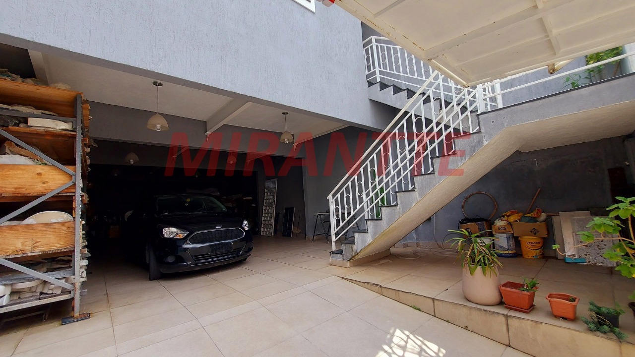 Sobrado de 246m² com 3 quartos em Vila Mazzei