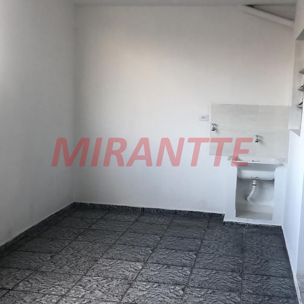 Comercial de 330m² em Imirim