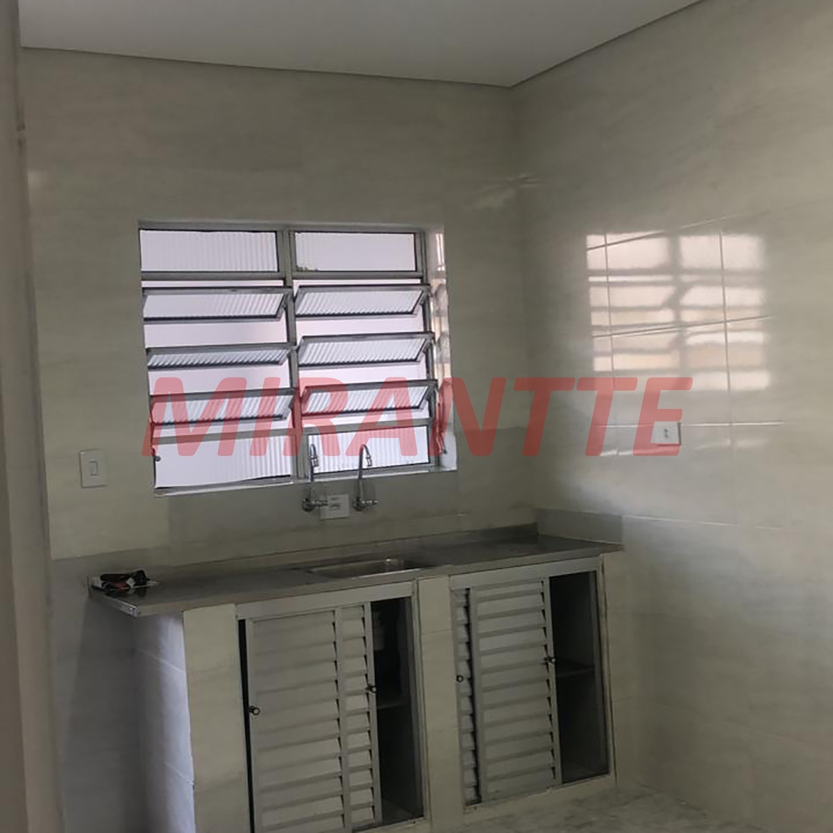 Comercial de 330m² em Imirim