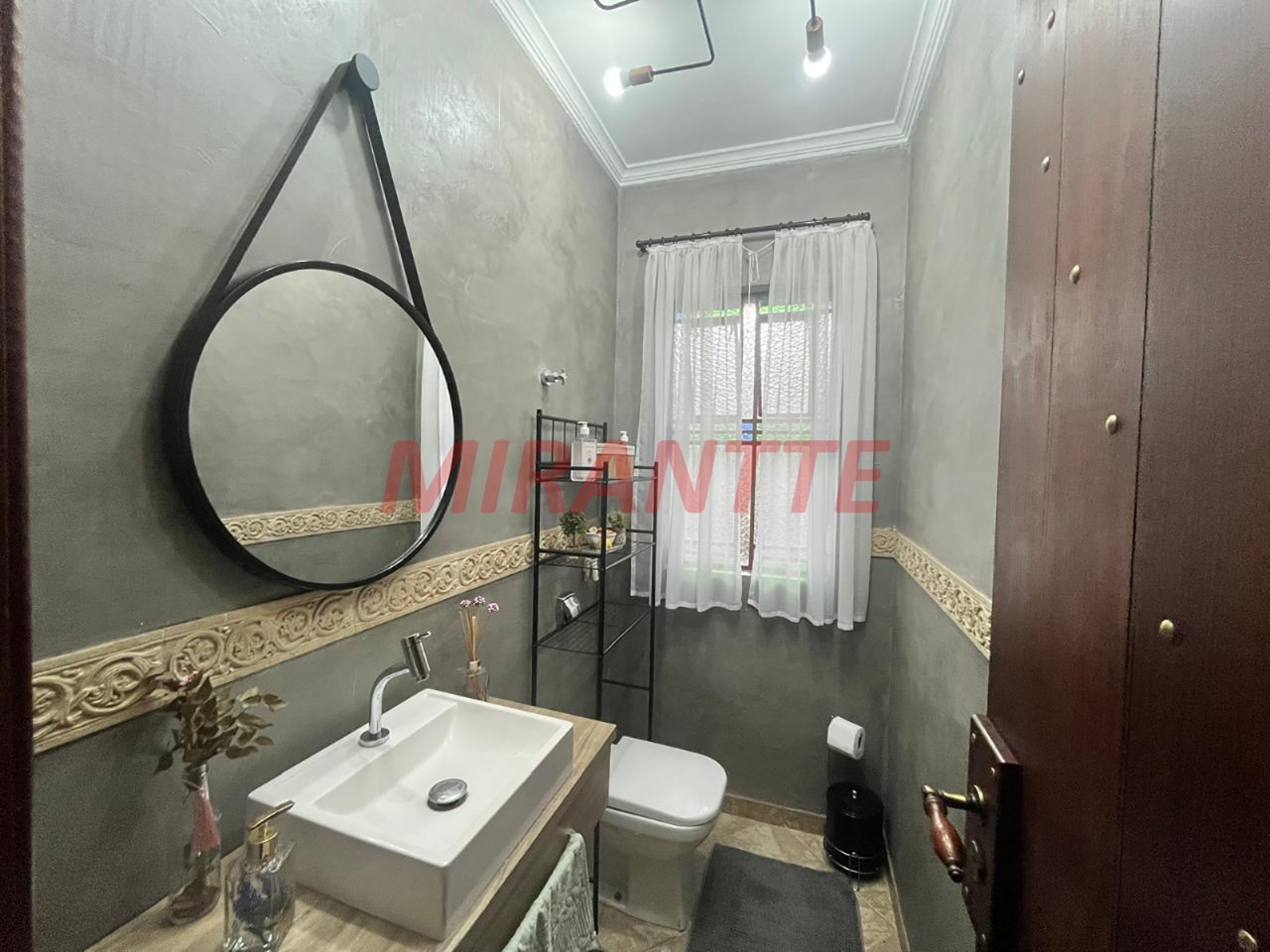 Sobrado de 330m² com 4 quartos em Cumbari