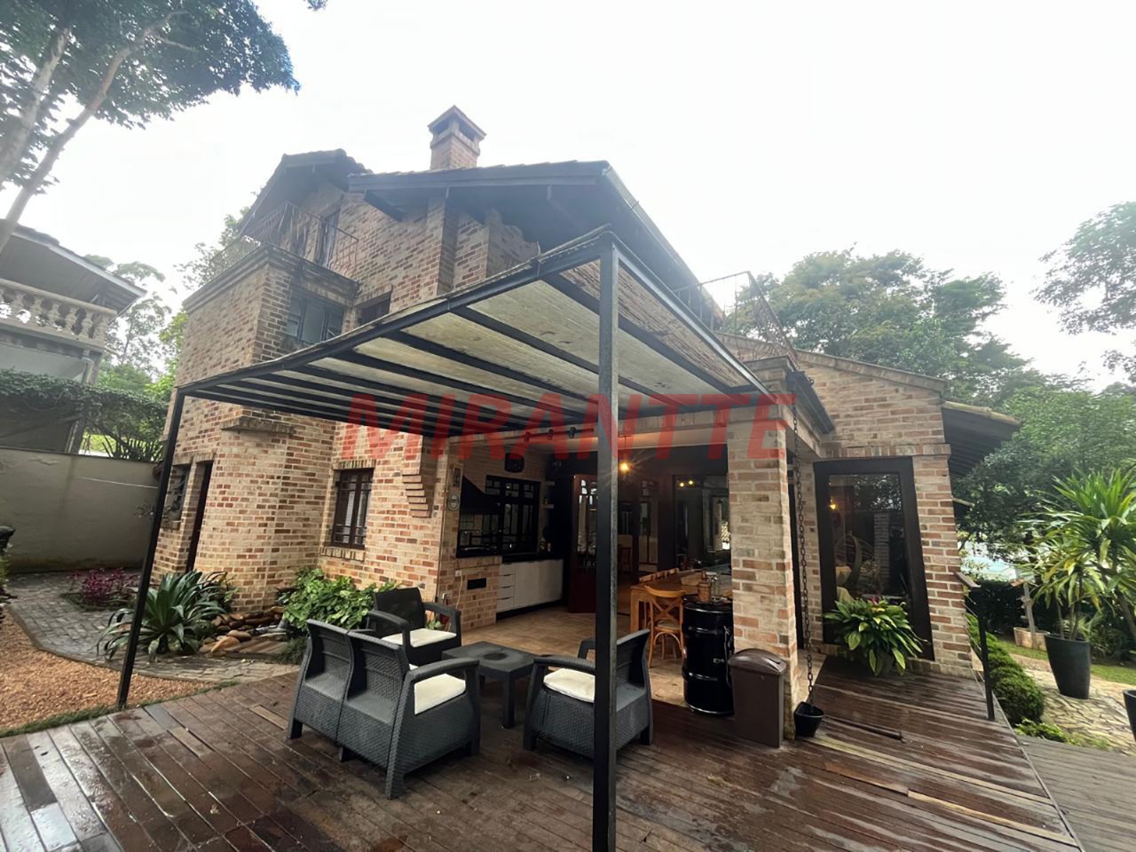 Sobrado de 330m² com 4 quartos em Cumbari